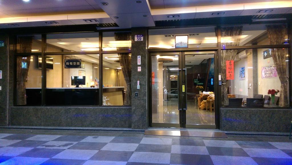 Xianfeng B&B Kota Hualien Bagian luar foto
